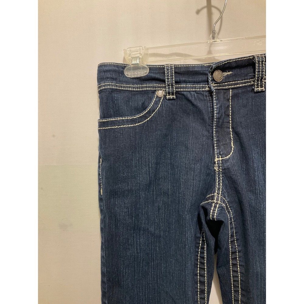 Dark Wash Denim Capri Jeans with Contrast Stitching and Embroidered Back Pockets - Picture 3 of 11
